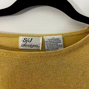 Metallic gold shirt, short sleeves